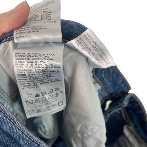 Levi's 712 Slim Women's Size 33 X 32 Medium Wash Straight Jeans - Picture 8 of 11